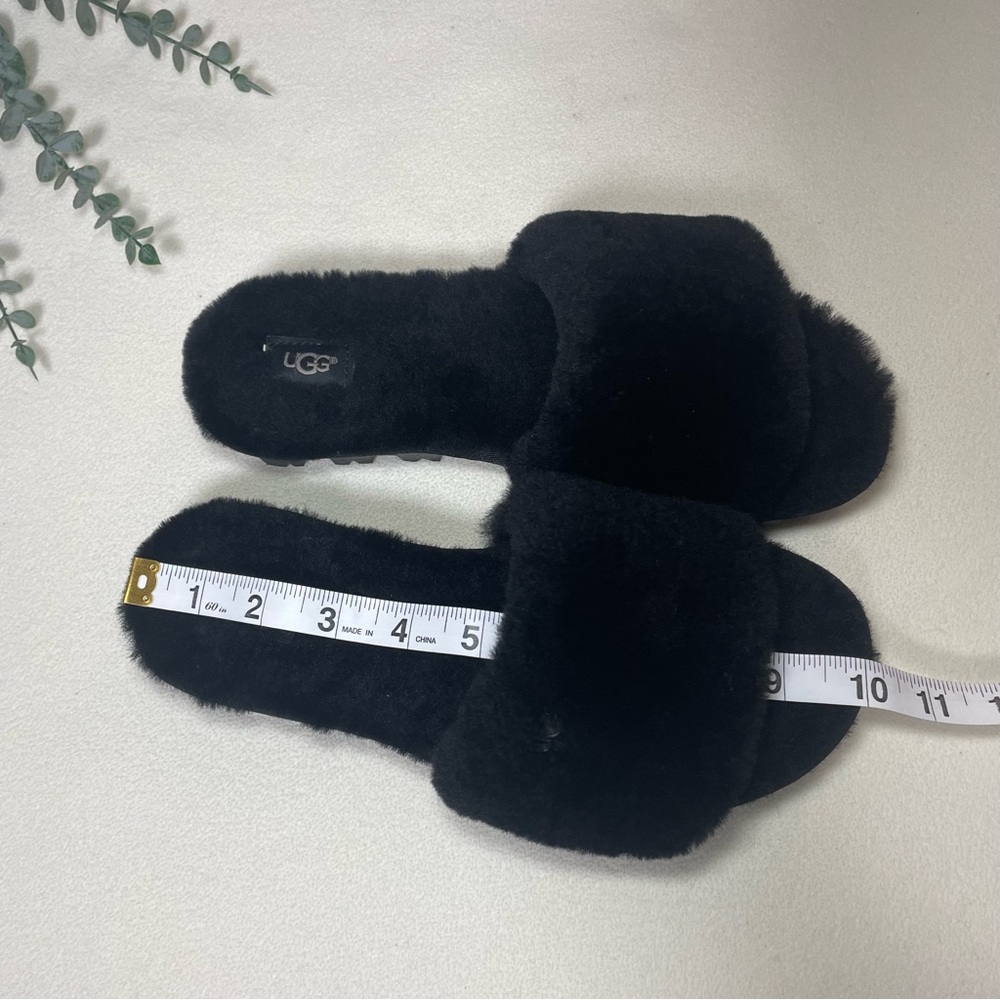 UGG Black Fluffy Slide Sandals Cozy Shearling Slippers Women’s Size 7 - Picture 8 of 10